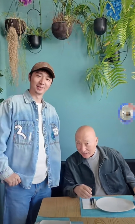 陈佩斯老师把儿子教的太好了，没有星二代的张狂和浮夸，只是彬彬有礼，温和谦让。