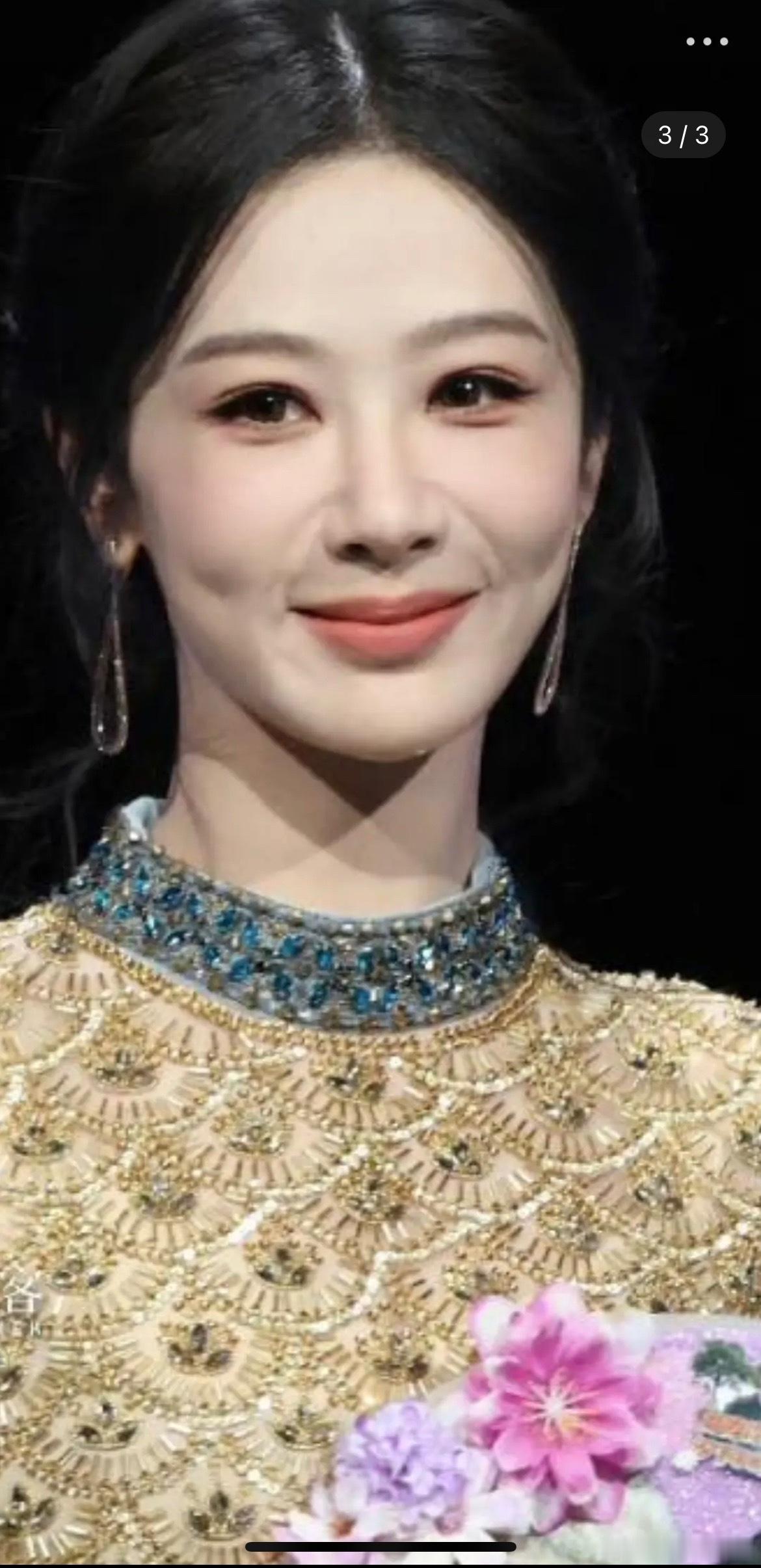 杨紫这状态被网友说老人味儿，木偶纹也很离谱