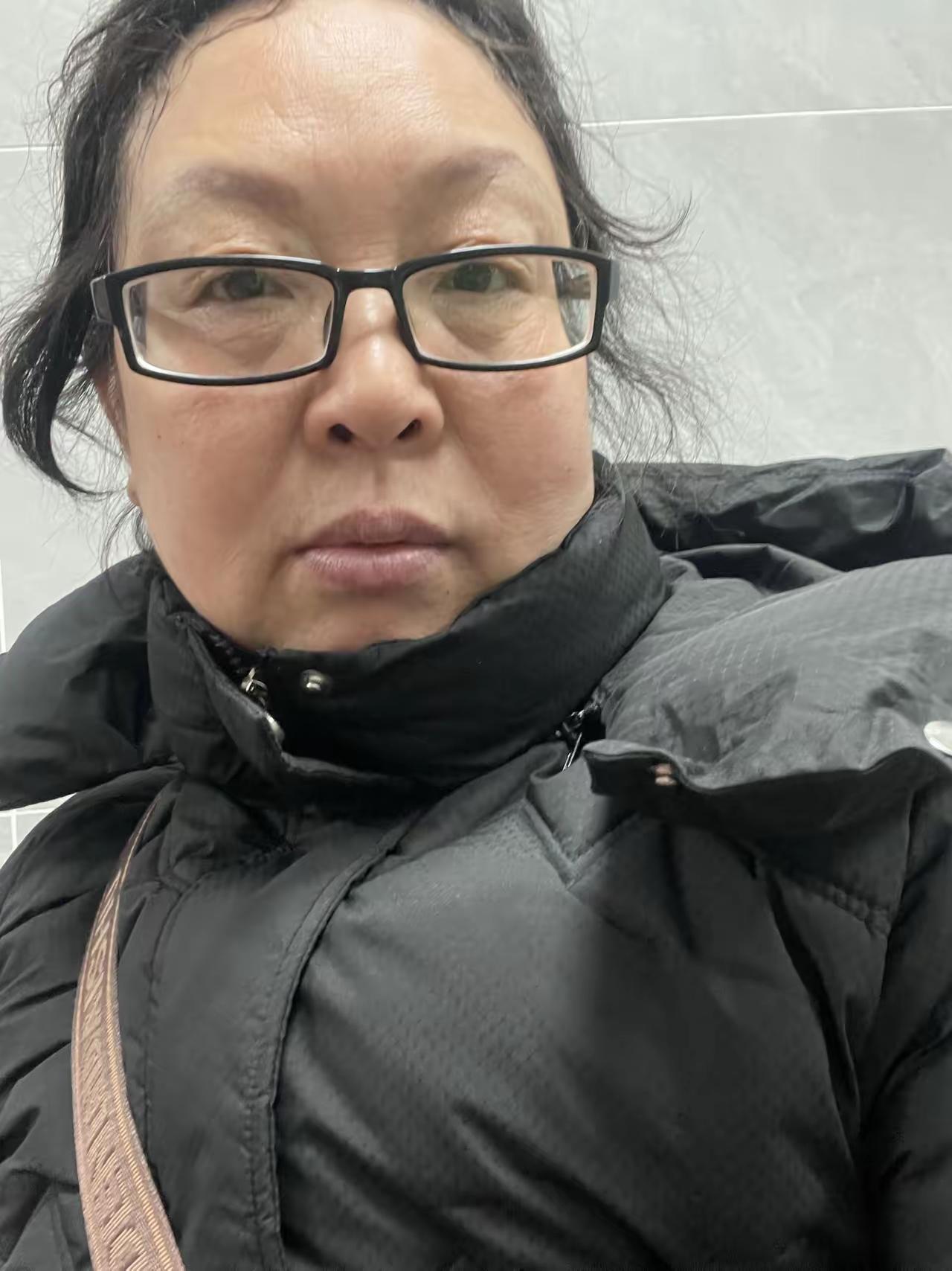 我今年已经五十八岁啦！一直在考虑还要不要继续上班挣钱？不上班就意味着没有收入！上