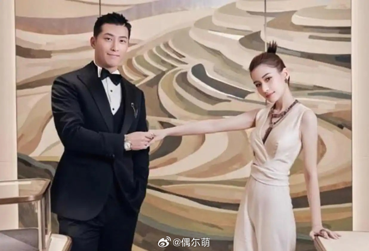 何超莲的肚子，简直就成了豪门圈的“打卡机”
