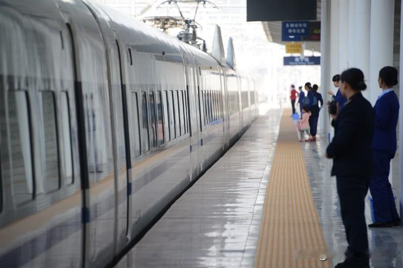 博主：越南高铁玩起了“二桃杀三士”越南高铁这波操作真是玩起了“二桃杀三士”。1