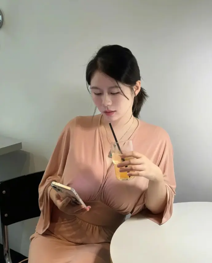 这是微胖界的天花板了吧