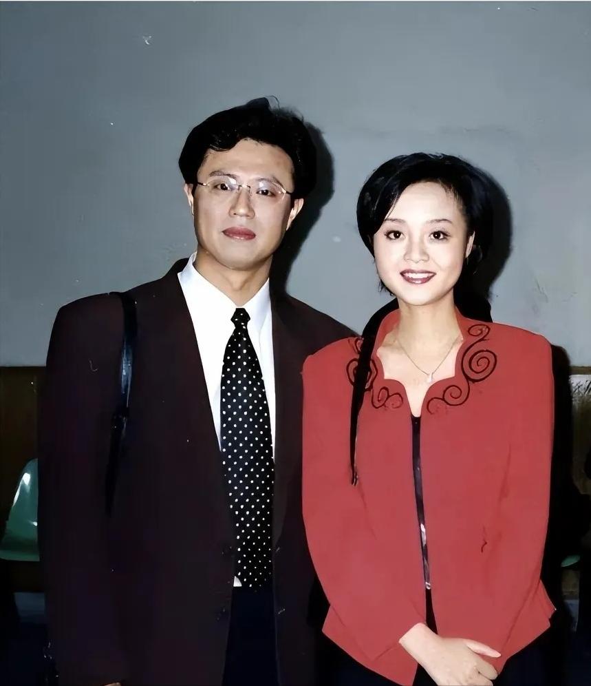 谁能想到，刚结婚不到一年，央视主持人白燕升就遇上了婚姻里最难熬的一关。妻子一次意