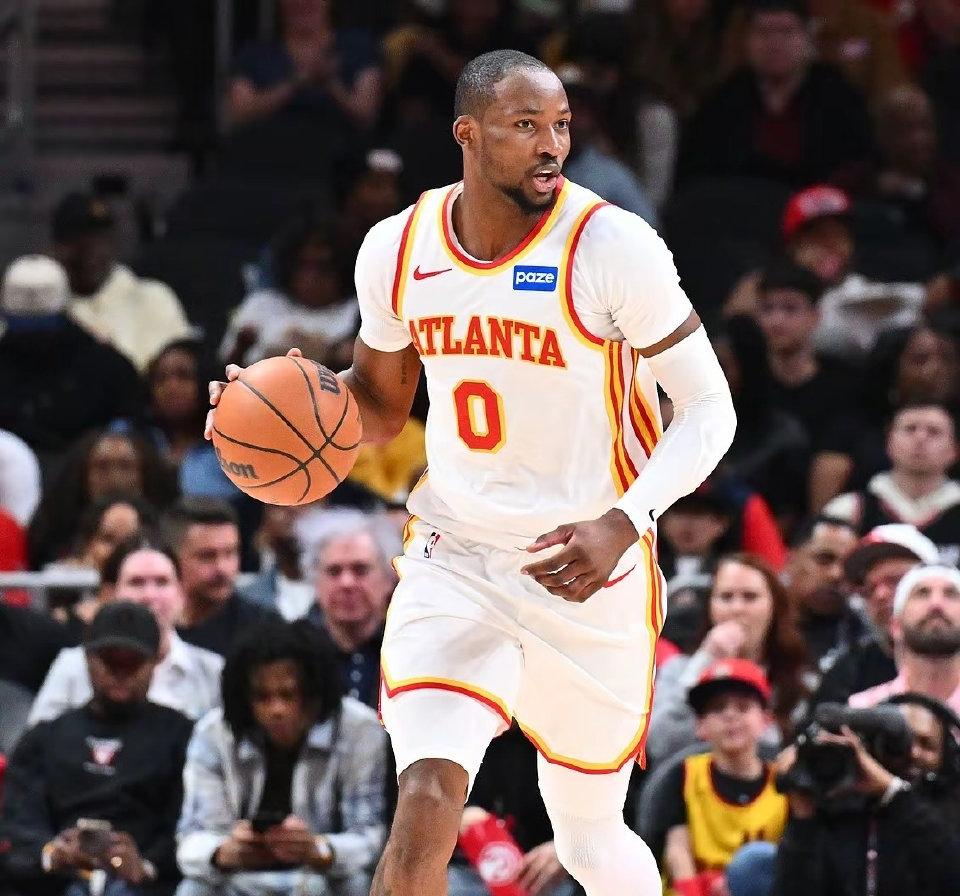 太精彩了！老鹰109-108险胜尼克斯，总比分2-1领先，这3位球员就是赢球的最