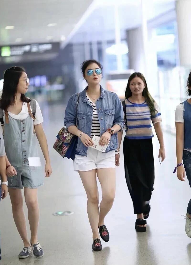 她确实是很不上镜的一个女明星，电视剧看到的她平平无奇，根本和美女沾不到边，没想到