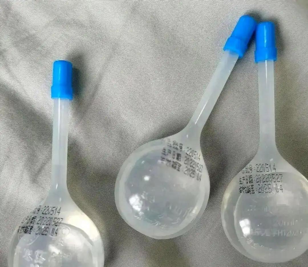 我跟你们讲个事儿，听完别笑。去药店，买一盒开塞露。对，你没听错，就是那个开塞露。