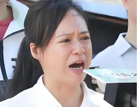 “中方越是对我采取制裁举措，我就越发坚持反华立场”，说这话的人正是曾经深圳女律师