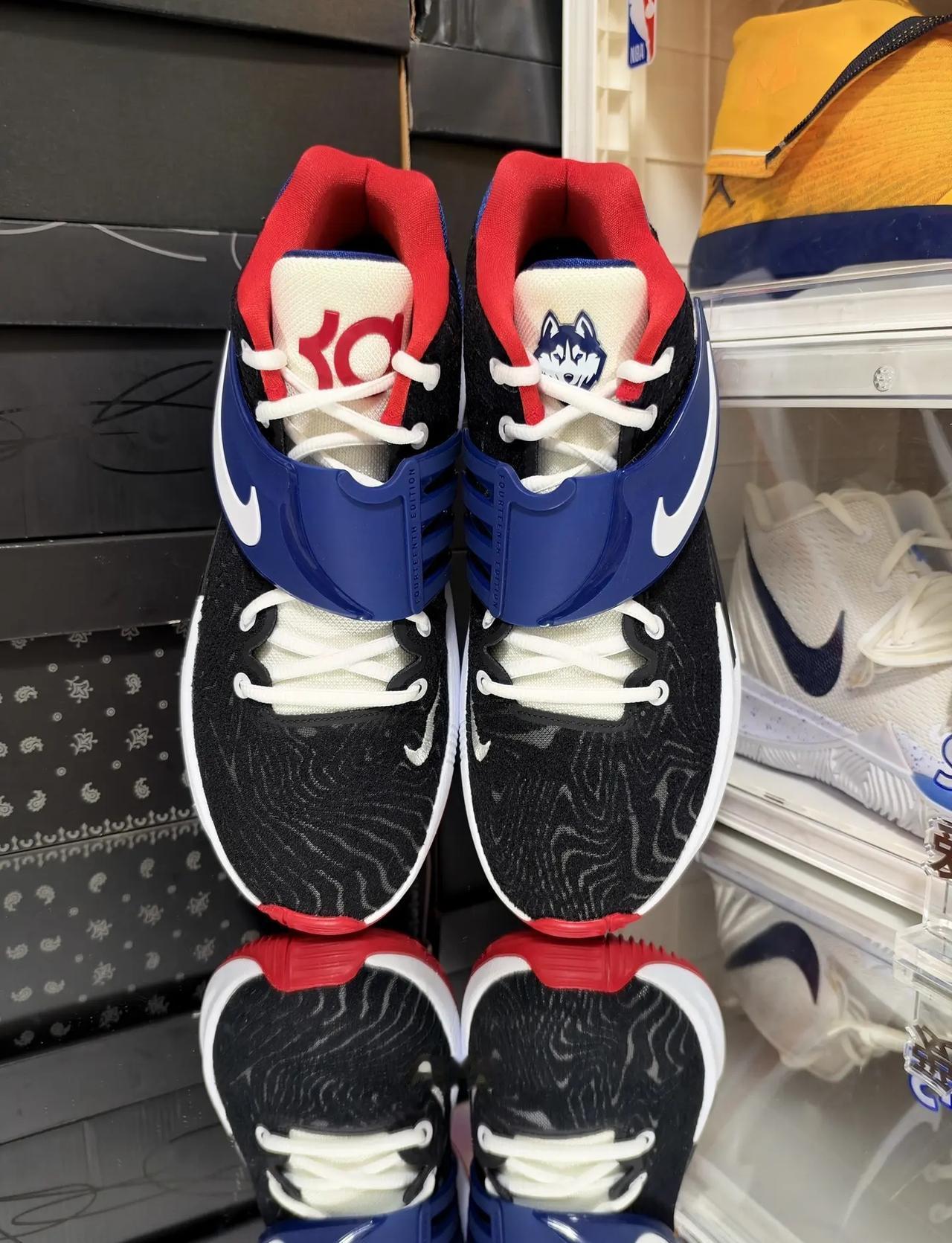 Kd14康涅狄格哈士奇客场色。第三个配色的康涅狄格哈士奇Kd14，哪个最好看