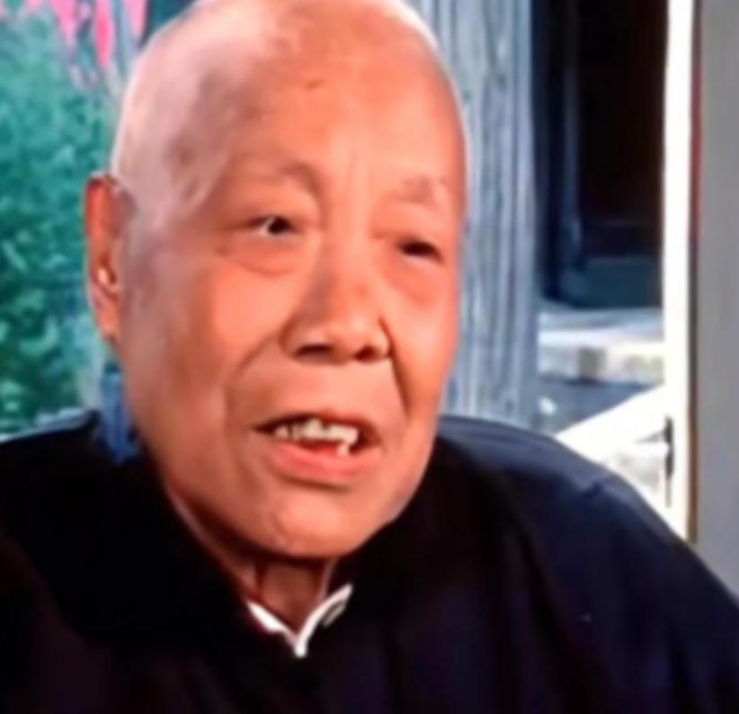 清朝太监回忆：妃子洗澡从不用手和避讳太监，十分侮辱人。中国最后一个太监孙耀庭回忆