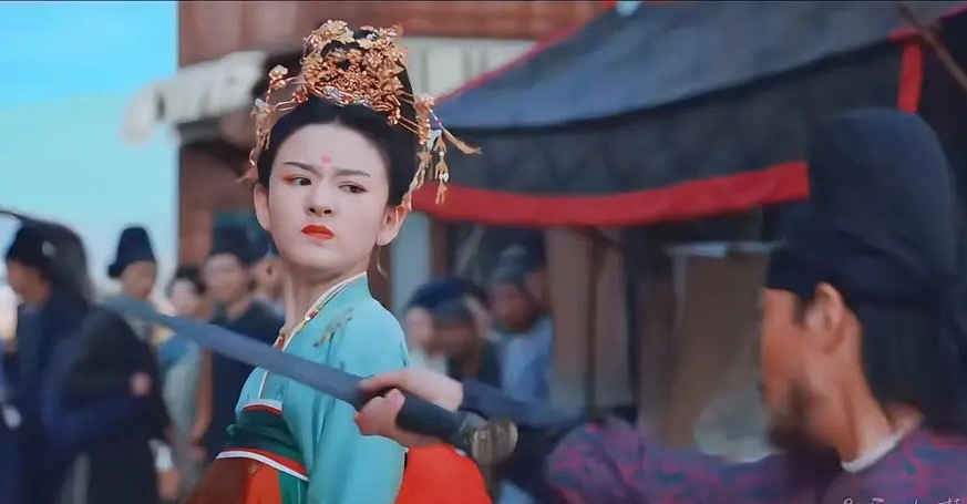 宋祖儿打戏还挺有力量感的，主要是龇牙咧嘴的很真实，每次发力的时候脸部也跟着有表情
