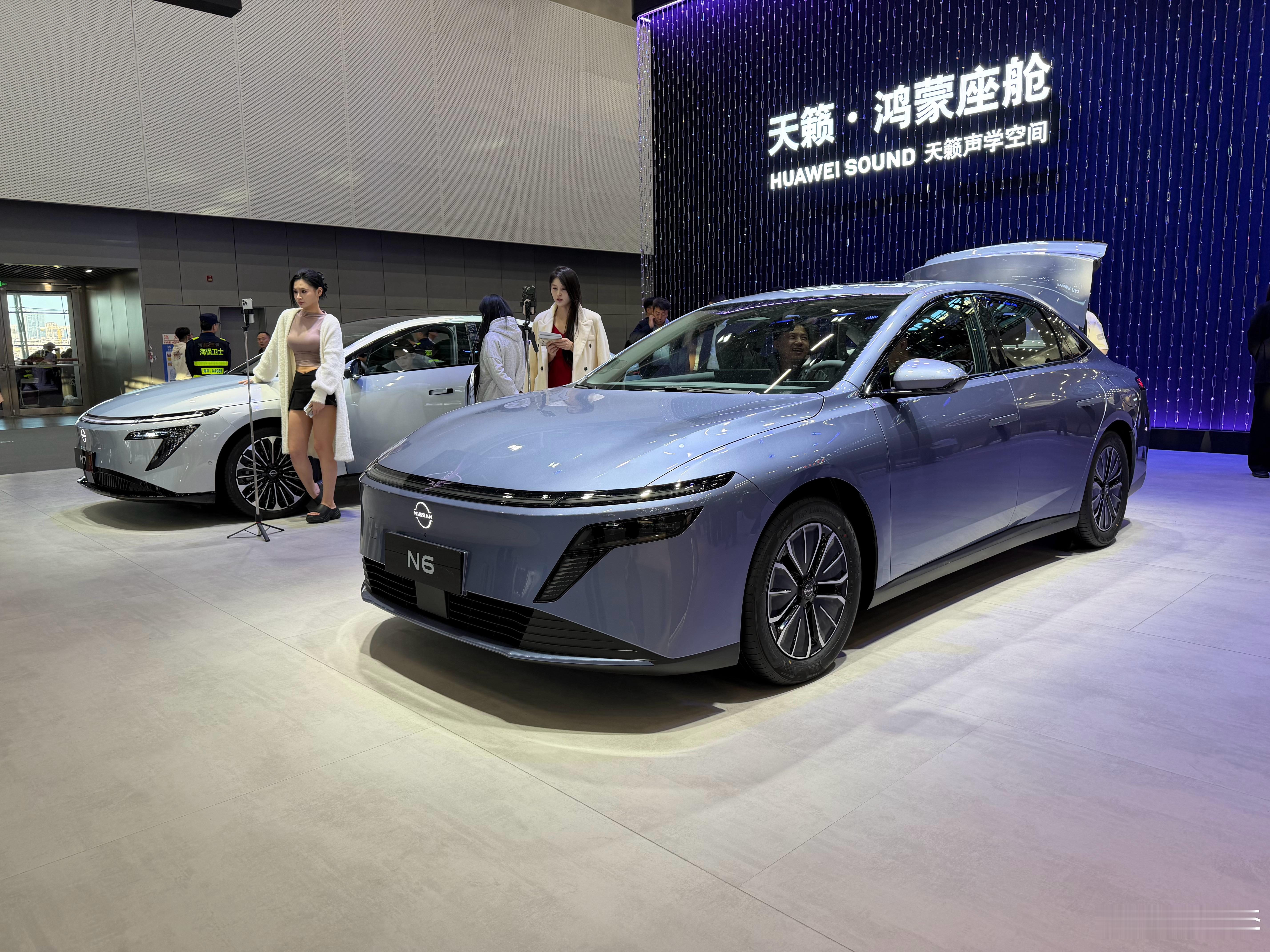 5年前，谁能想到天籁12.99万的起售价，还标配鸿蒙座舱和HUAWEISOUN