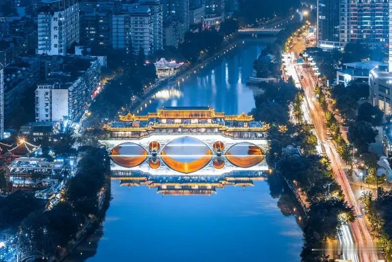 文旅消费榜大洗牌：新一线城市凭什么碾压北上广？2025文旅消费城市排名南京、成