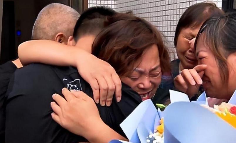 一个河北汉子被连续二十多年的奇梦所困：总见故园梨树下，一位红衣女子面容慈和，招手
