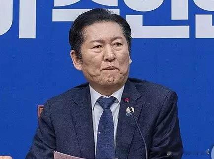 2月6日韩国共同民主党合党争议升级，一份内部文件的曝光使党权派（亲郑派）与非党