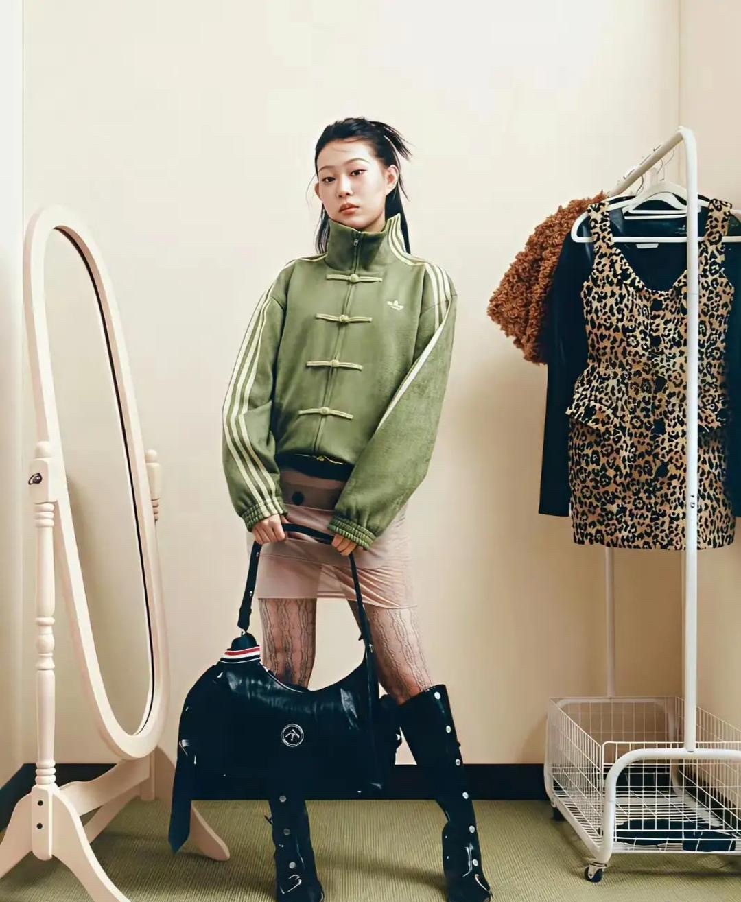 小沈阳女儿沈佳润拍杂志，完全就是大变样了呀谁说单眼皮很难看的呢。​​​