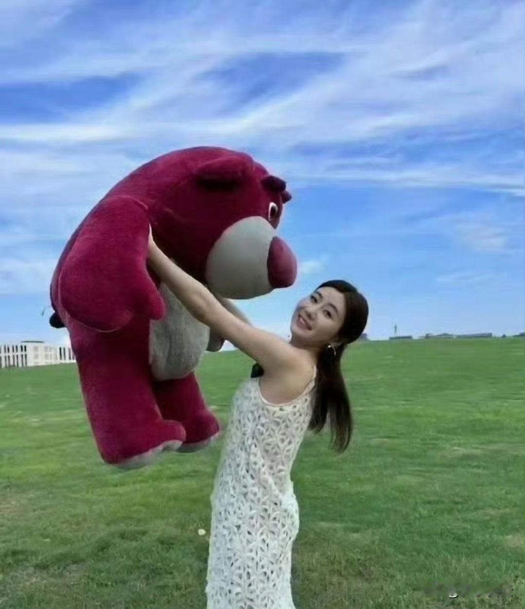 福原爱离婚后现在一个人过得挺自在，而且瘦了，变漂亮了​​​