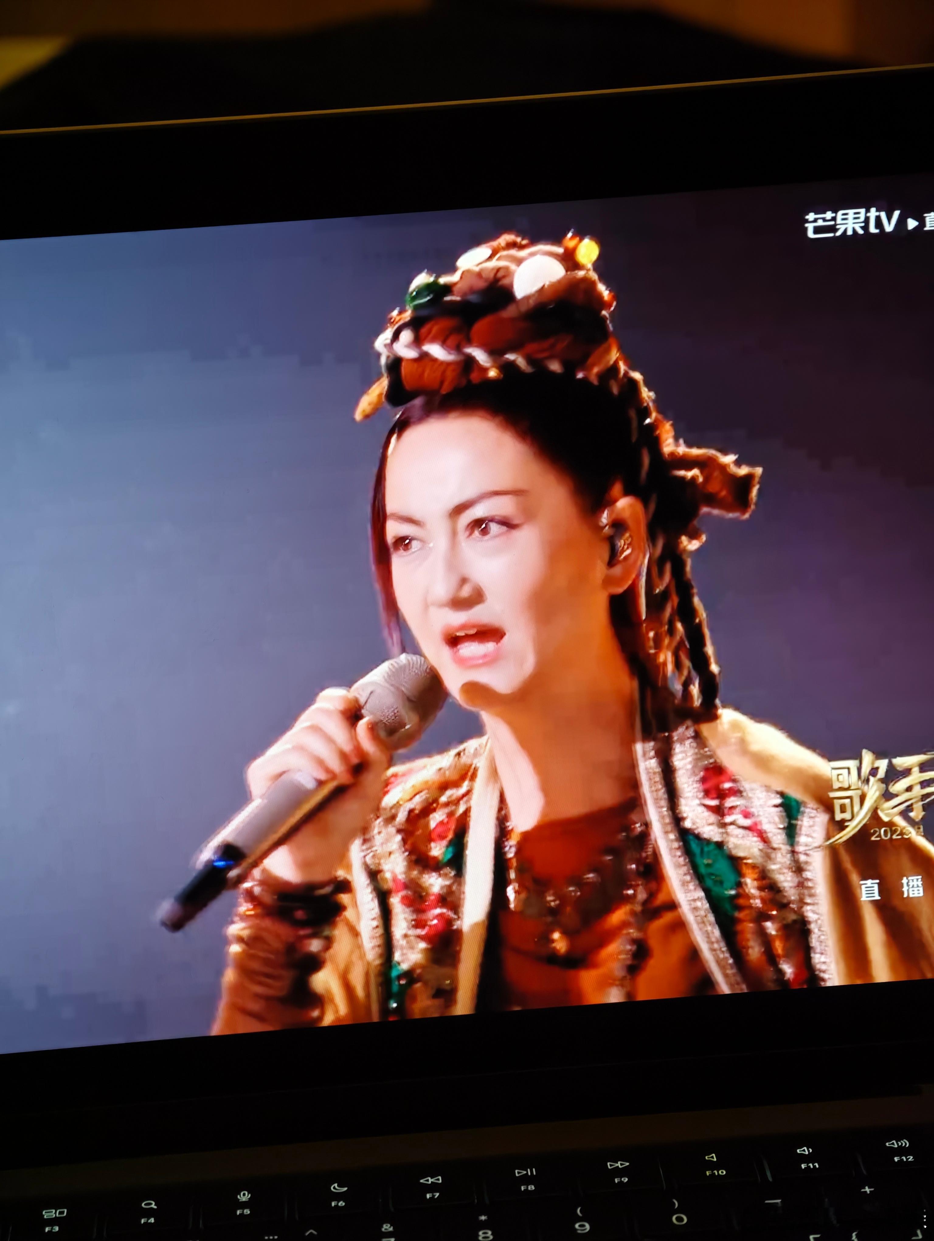 者来女走吧走吧......在民族歌手里面算唱功比较差的了，脱离黑神话悟空和民族b