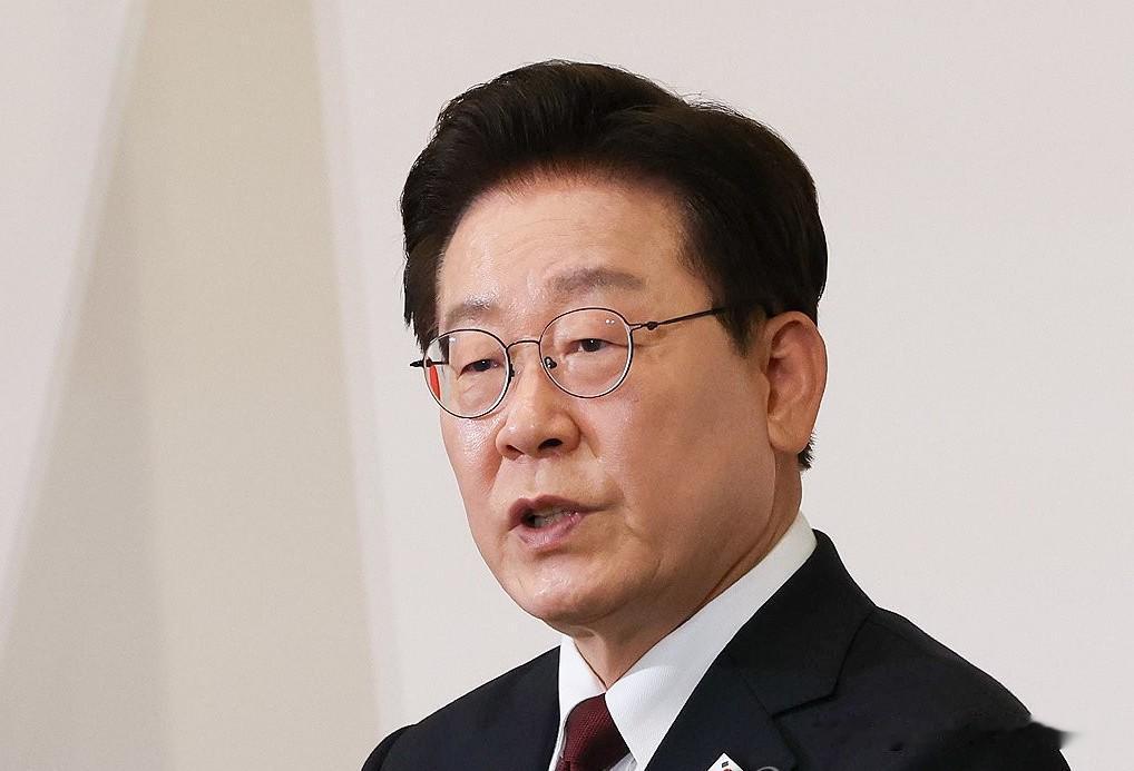6月22日，韩国真实计量研究所发布最新民调，总统李在明施政好感度46.7%，负面