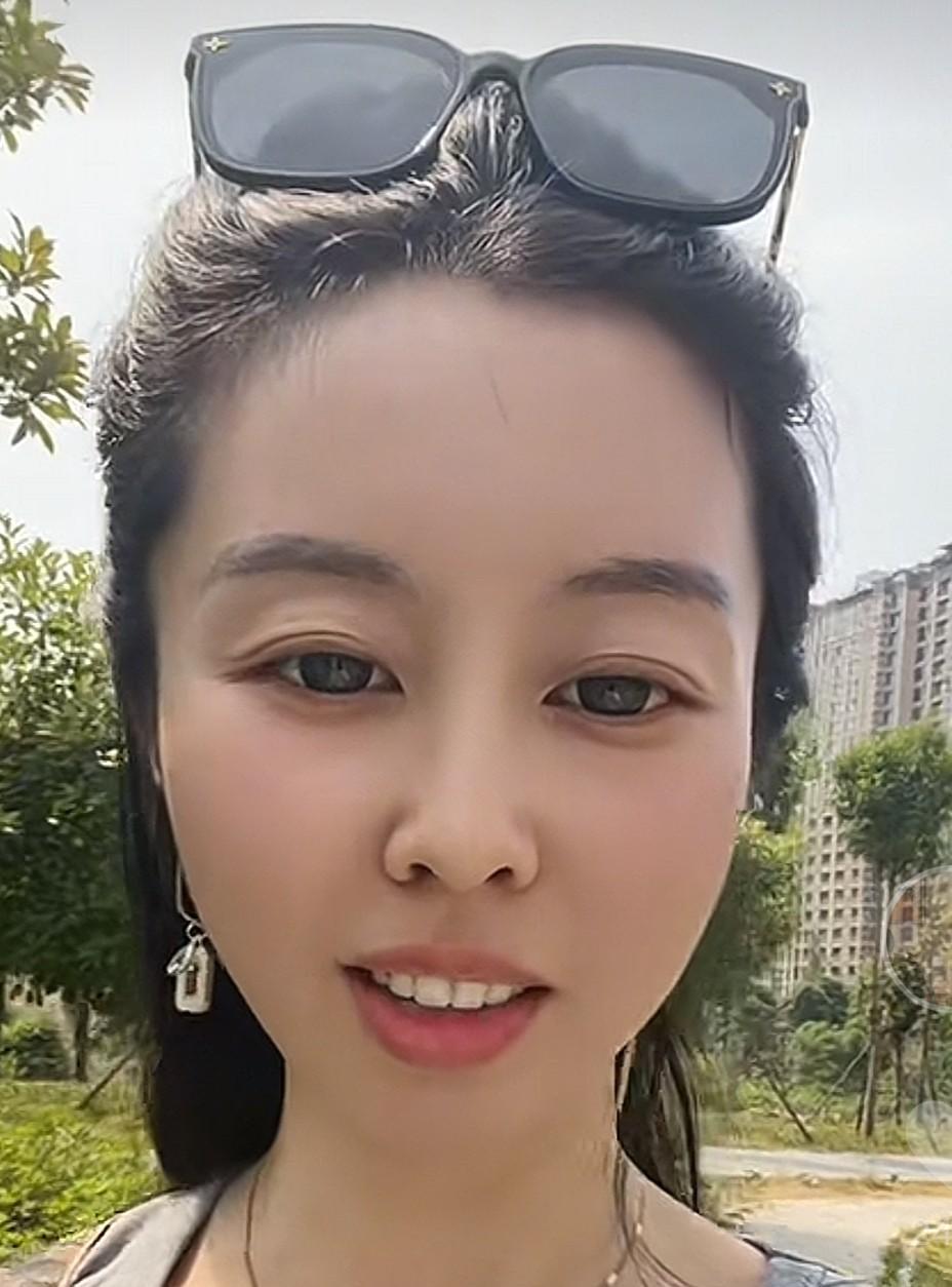 友友们请问田静到底是不是医生有次她弟弟在直播间说，他姐是医生可是粉丝一直