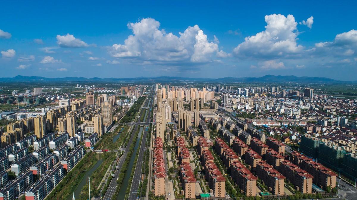 大家一定要认清一个现实，那就是城市化和大基建已经进入了尾声，而且很多20多年前的