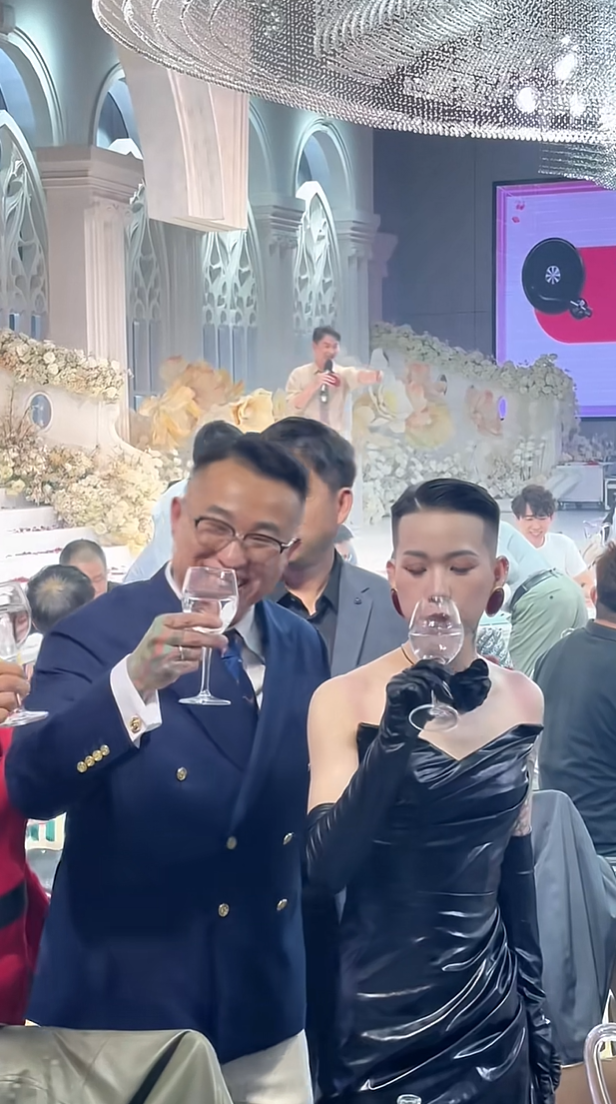 看男生开心的程度就知道他是真的喜欢了