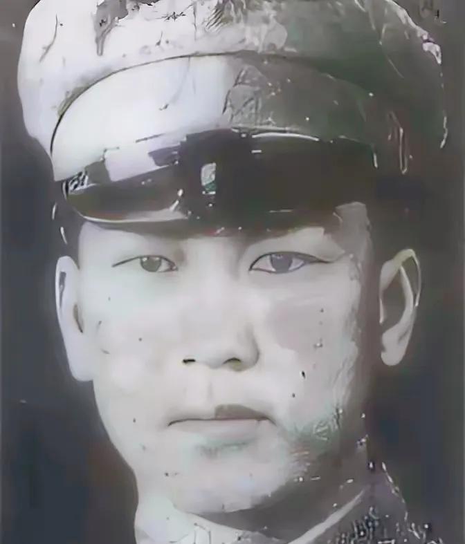 1949年大势已去，国民党将领大多选择死战或起义。唯独120军军长周嘉彬，走出了