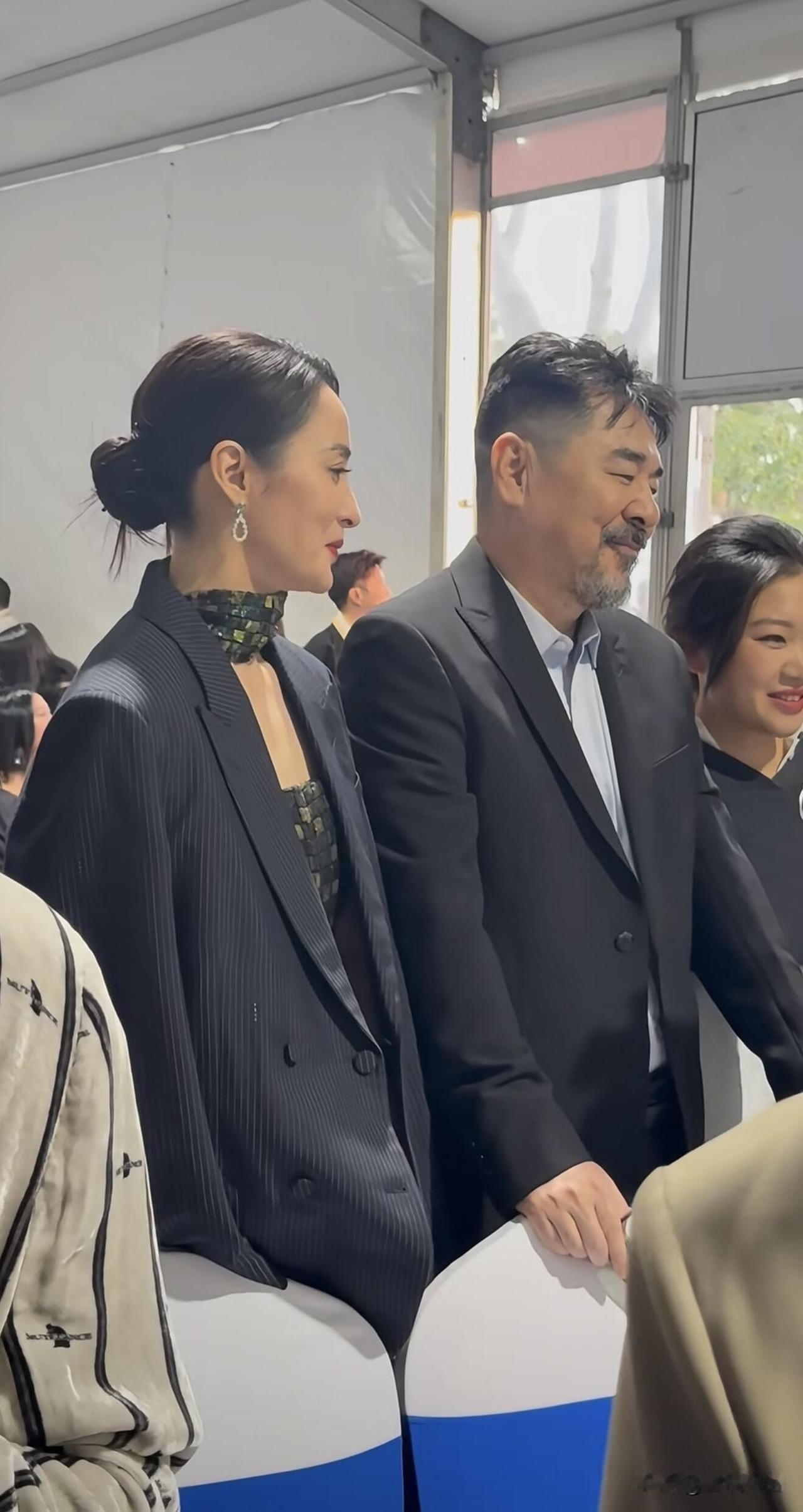 50岁蒋勤勤的气质太绝了！陈建斌好福气11月15日厦门金鸡节，陈建斌蒋勤勤