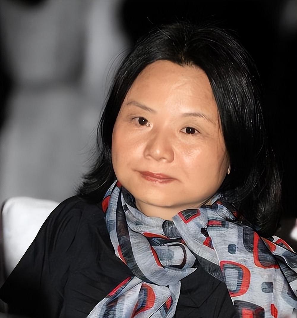 “中国的钱我是不会还的！”一位女企业家欠下200亿巨额债务，却一分钱都不还。随后