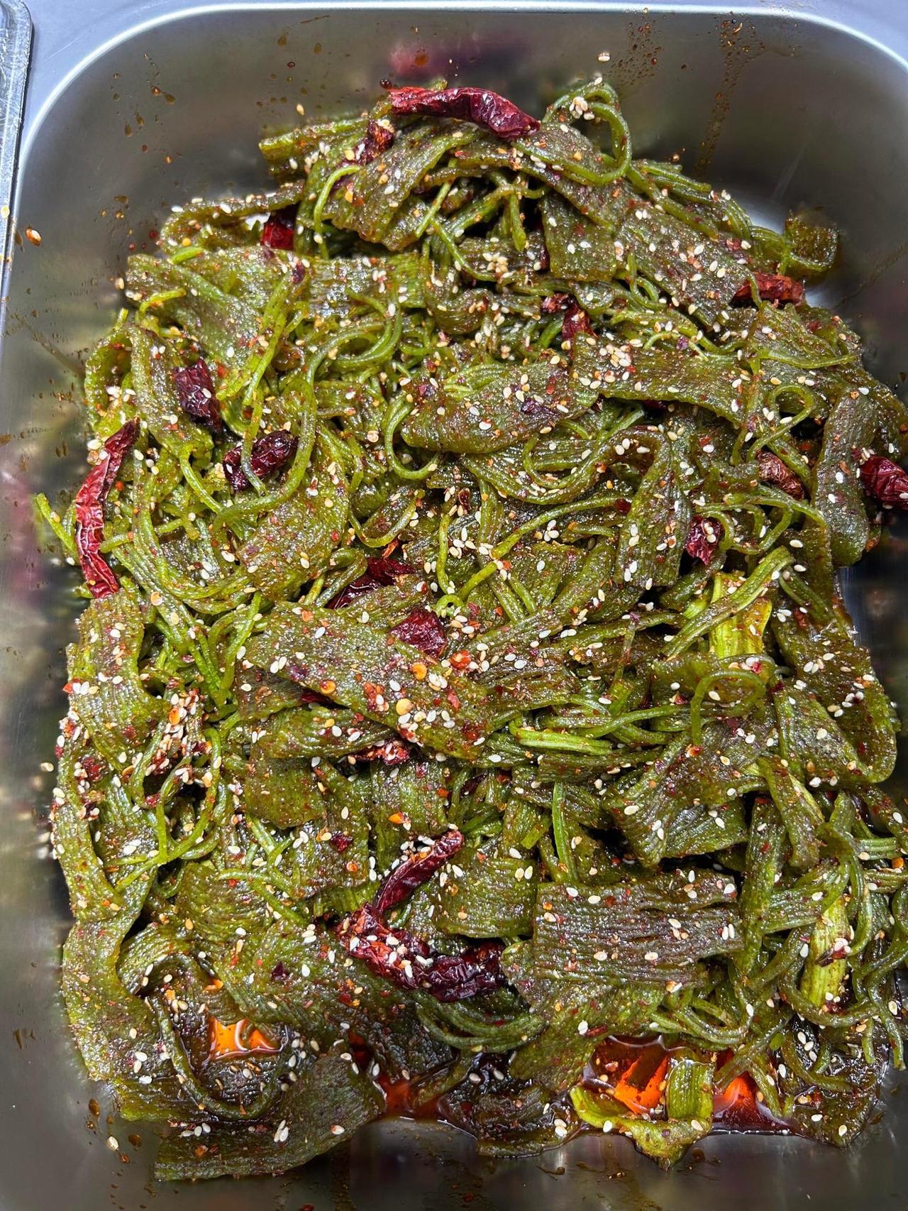 绿色的辣条还是第一次见…