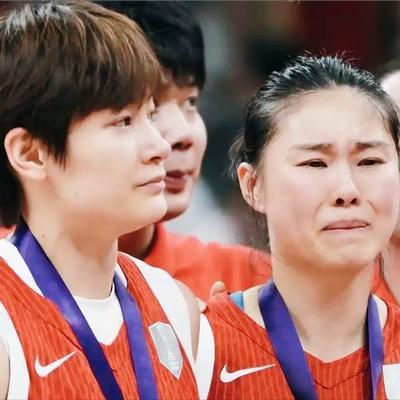 我算是搞懂了！宫鲁鸣在国家队名单公布前，特意去现场看了四川女篮的比赛。宫鲁鸣