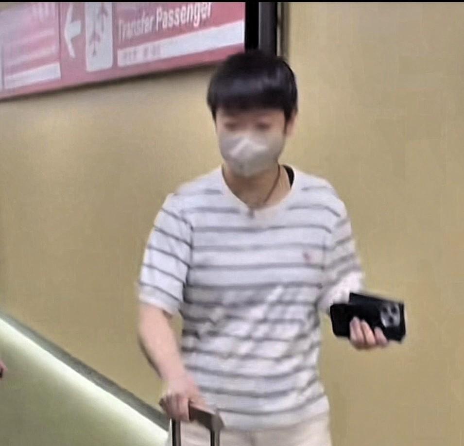 莎莎越来越会穿了，每套搭配的都很漂亮，运动员是真有衣服架啊[赞]以前看惯了