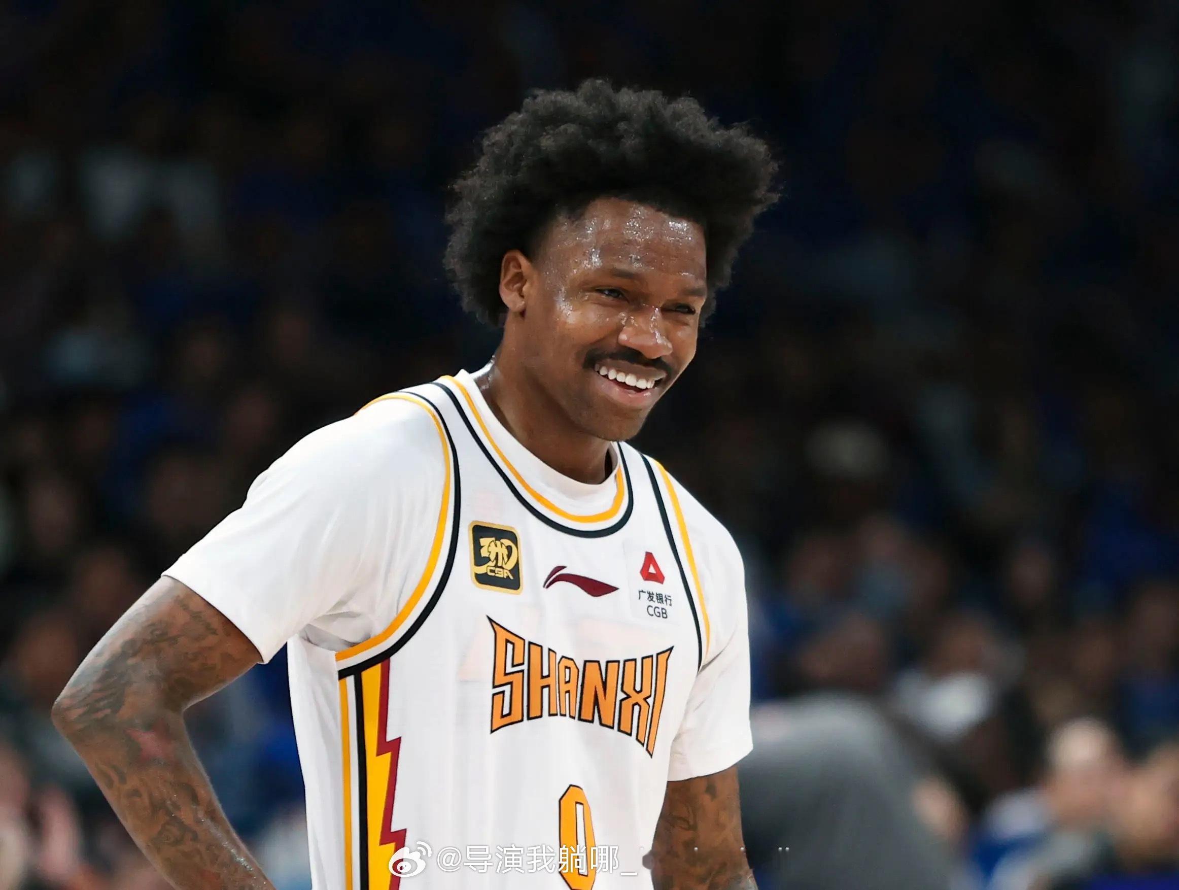 休赛期投入巨大的上海久事也确定了新赛季的四名外援人选,不出意外上海将成为第一家需