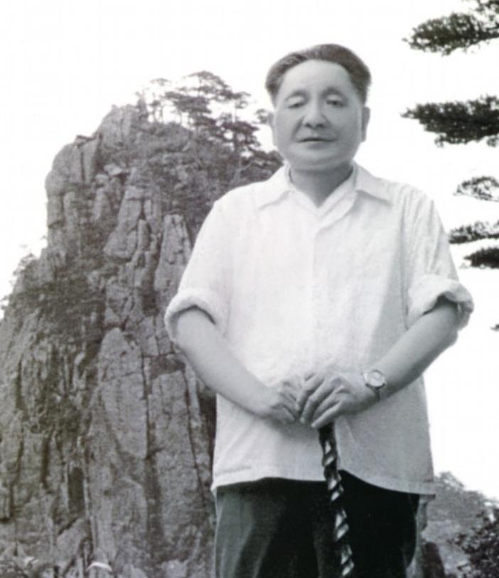 44个师，近百万人，1.2万辆坦克，导弹命中北京只需要14分钟，这是1979年横