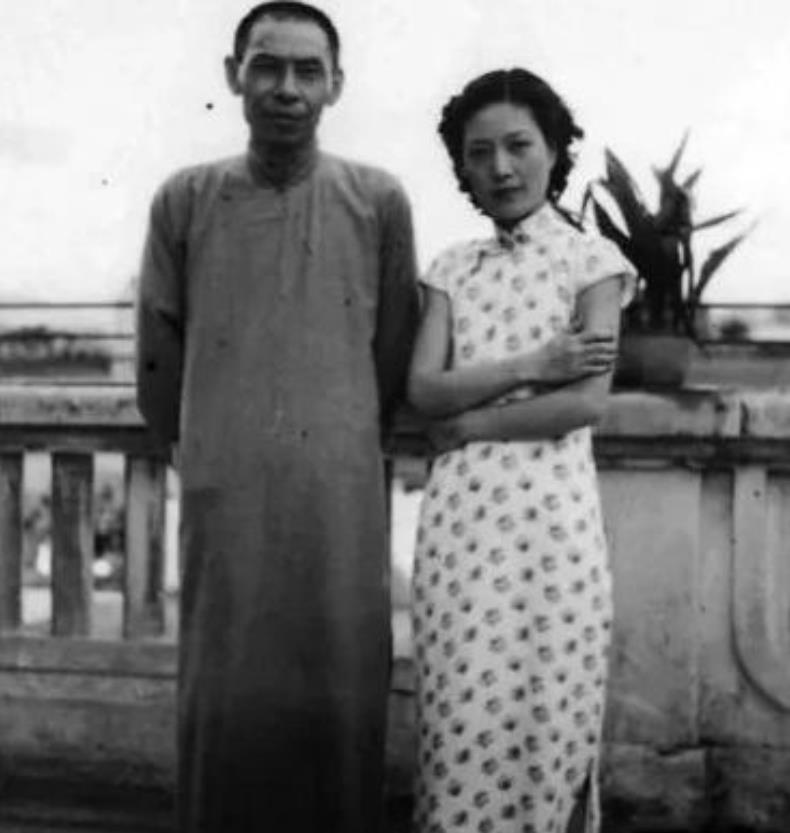 1932年，杜月笙给梅兰芳打电话，张口就要4万块钱。梅兰芳忐忑地说：“我现在没那