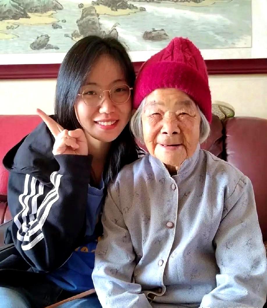 在大城市合租6年，你想象过会和房东处成什么样？上海就有个26岁姑娘，当初为了省