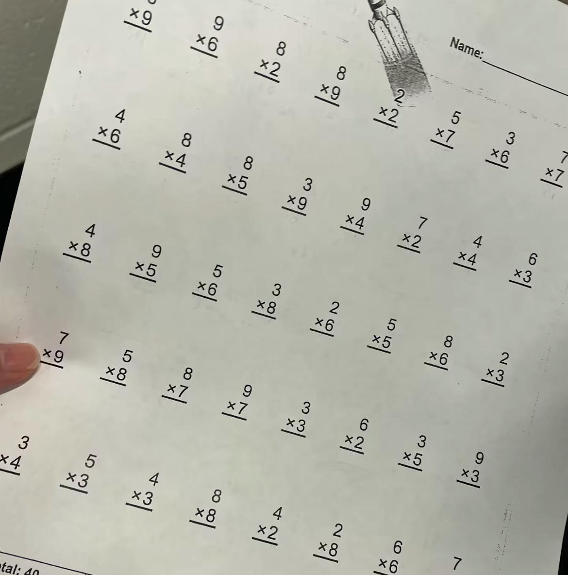 家长们看看美国初中生的数学作业，就这他们学生还用手指掰着算呢，考试可以带计算器，
