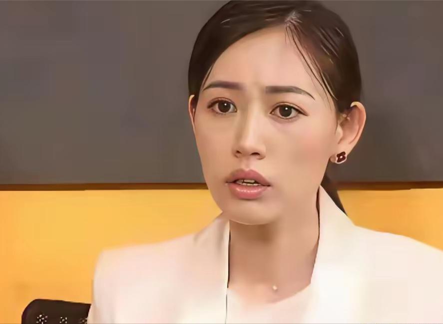 马蓉父亲也催婚，她父亲希望她找个合适靠得住的人再嫁，以后好有个依靠，毕竟一个人过