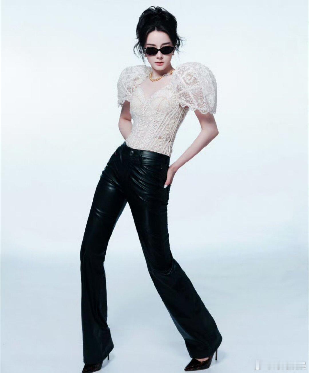 迪丽热巴这是要干啥