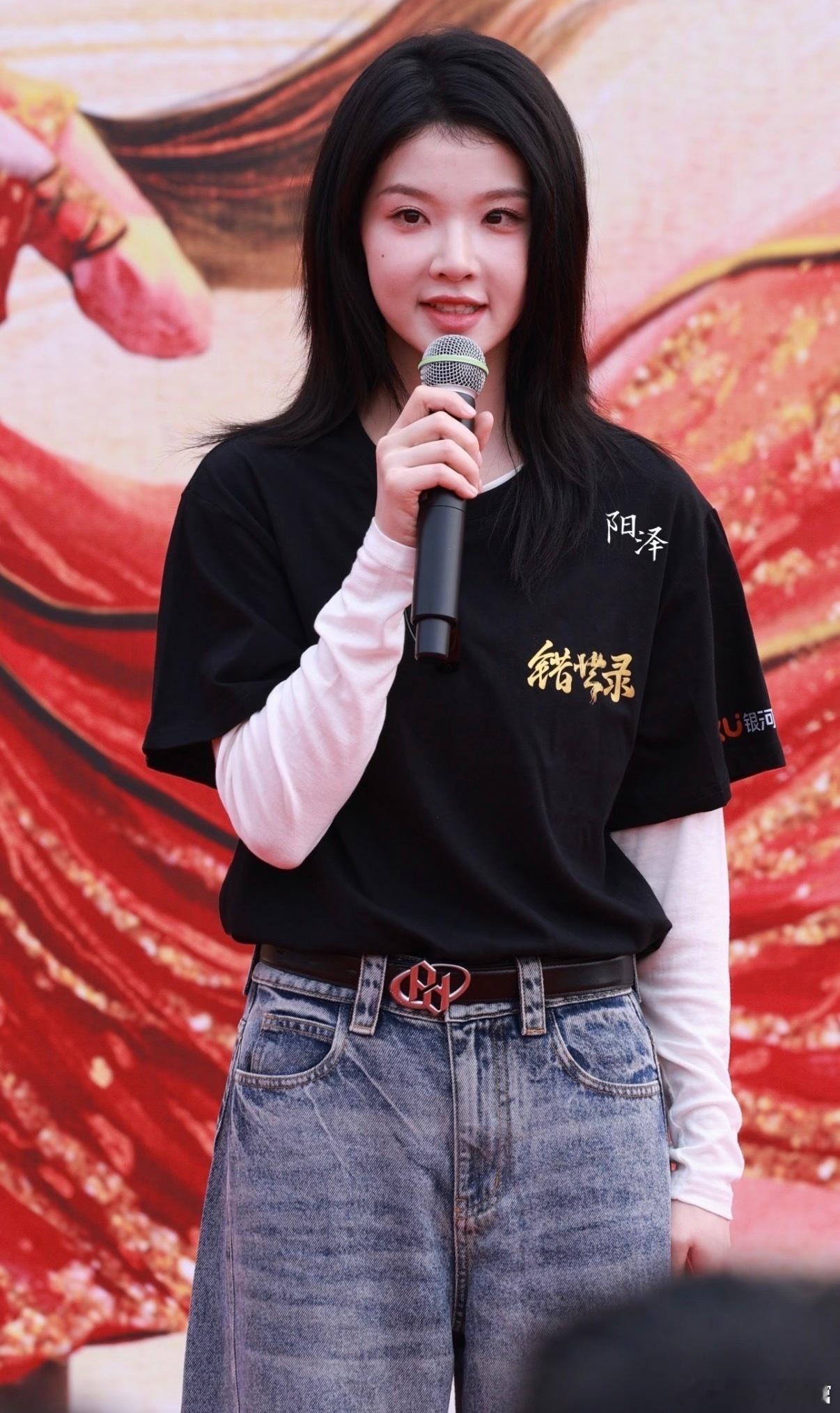 张淼怡新剧崔小筱官宣6月3日错世录在横店正式开机，张淼怡饰演机灵坚韧的崔小筱，身