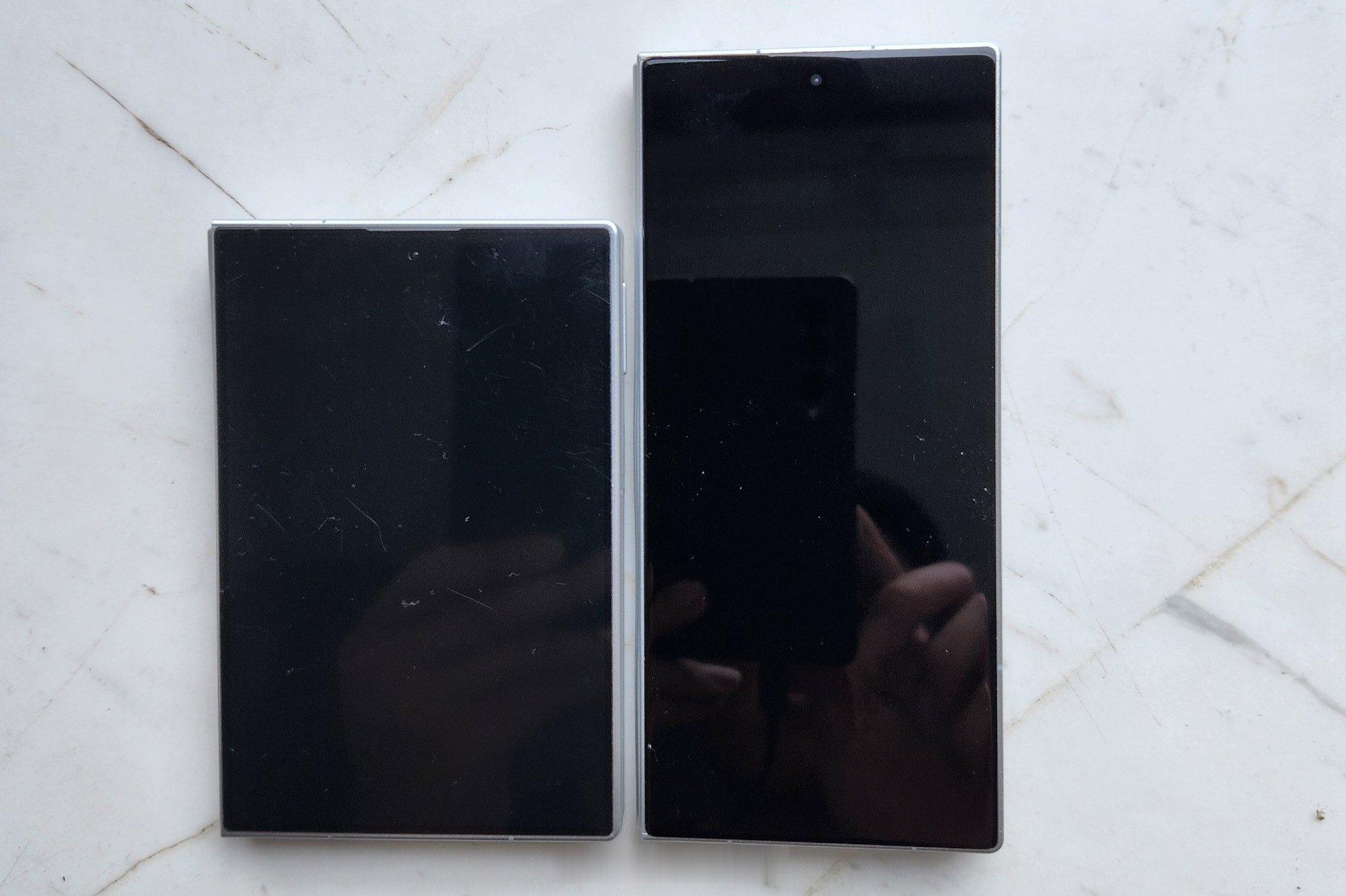 三星GalaxyZFold8还有ZFold8Ultra的机模对