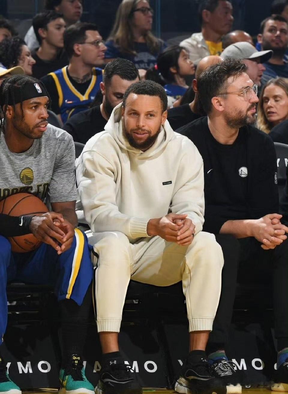 勇士队真谨慎！库里复出时间确定了！今天对阵骑士队的比赛，库里因大腿挫伤将继续