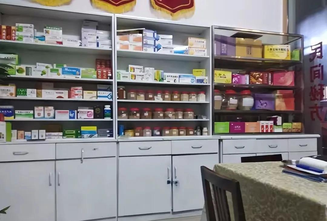 同样的病，大医院磨磨唧唧住上半个月院，出院了也未必好利索。同样的病，小诊所嘁哩