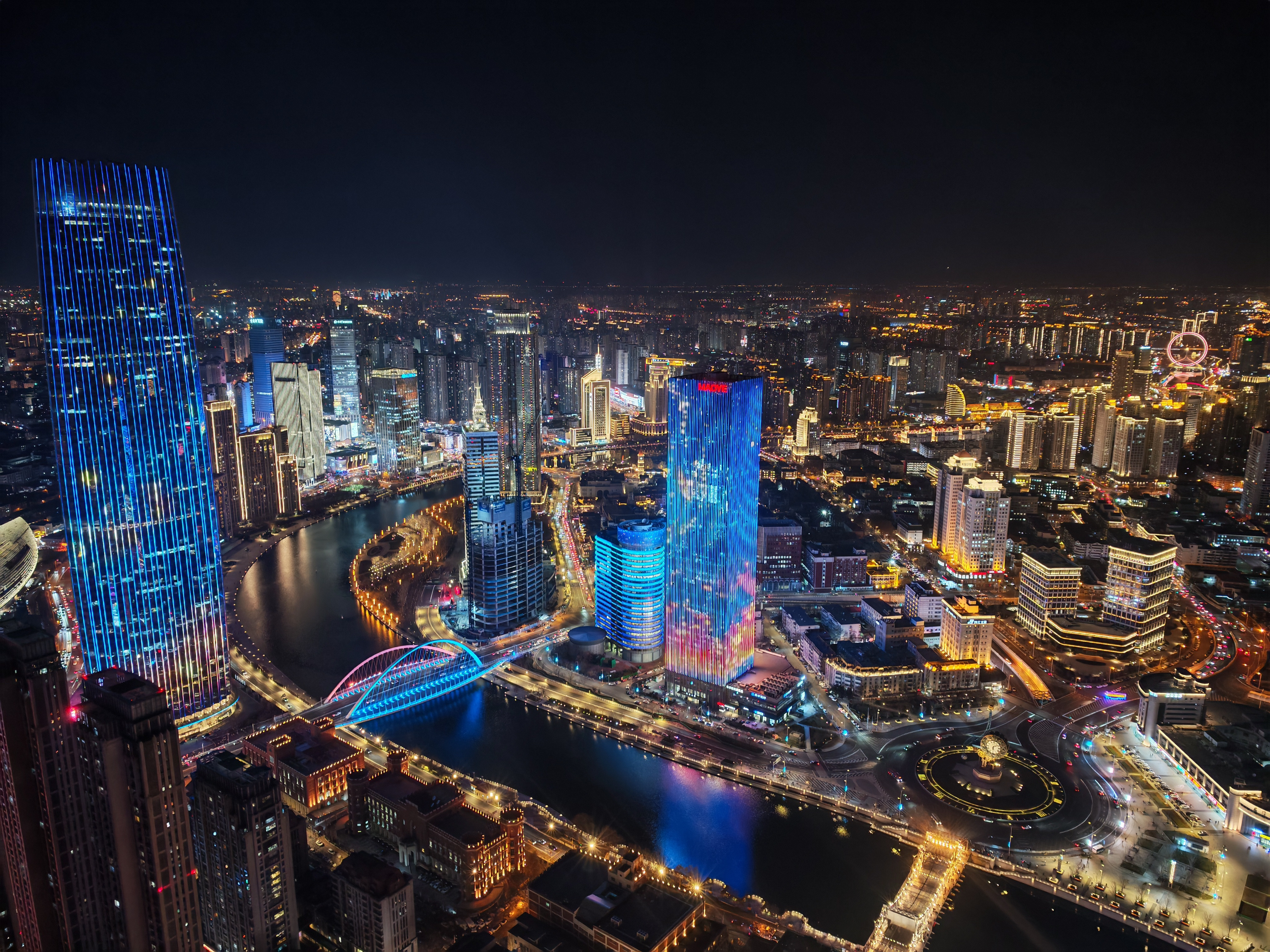 云顶祈福天津跨年再添仪式感在天津城市中心，一座全新的高空地标正式启幕。坐落于津湾