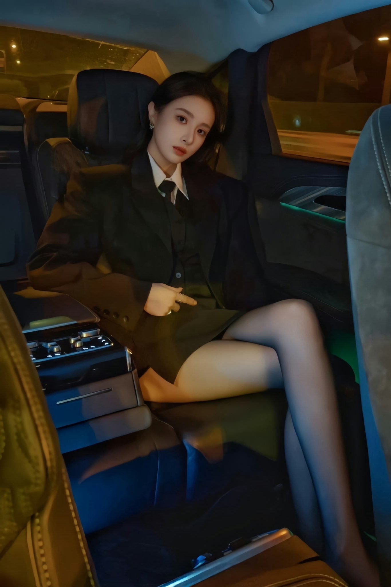 隆妮一定也很反差吧