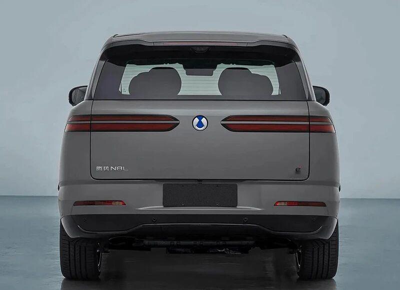 腾势N8L今日开售啦！这消息一出来，车圈又得热闹一阵。它之前开启预售，价格在35