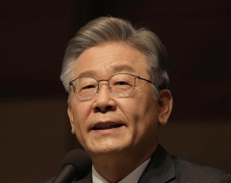 中日要对上？李在明急得跳脚！李在明的声音透着焦急。中日关系一紧张，