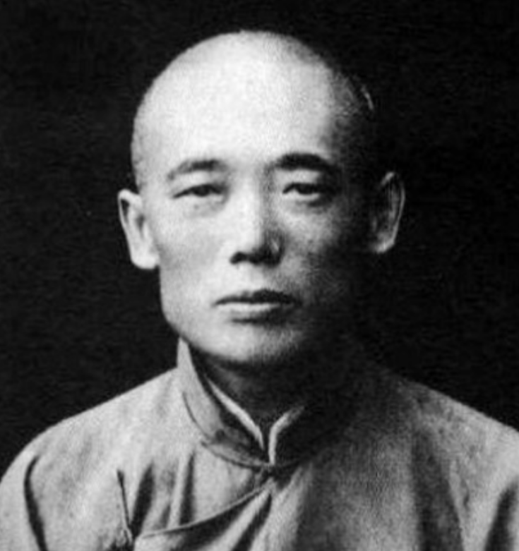 1896年，慈禧的近侍寇连材，被押到菜市口行刑。只见他整好衣冠，坦然朝皇宫拜了9