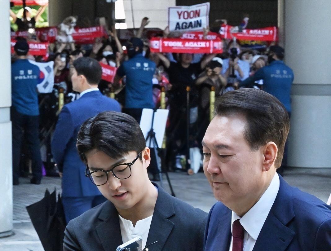 尹锡悦没靠山了，李在明想收拾他，更加简单了！当地时间7月1日，韩国检察总长沈雨延