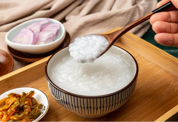 到底是谁在偷换概念？把我们吃了几千年的馒头，白粥，糙米饭这些能养出三代人的