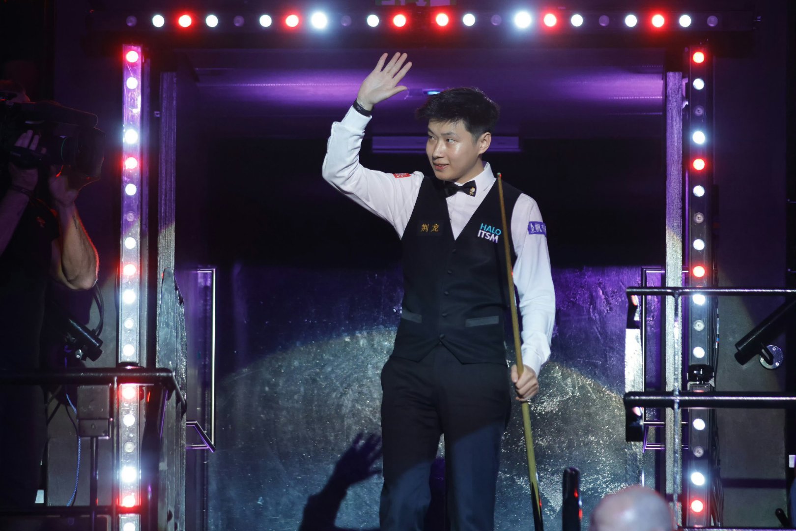 赵心童世锦赛决赛中国第2人2025斯诺克世锦赛半决赛，17比7战胜奥沙利文，生